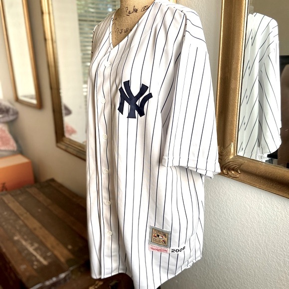 New York Yankees Jersey. 2006 Johnny Damon number 18. Vintage MLB shirt. Size XL - Picture 6 of 8